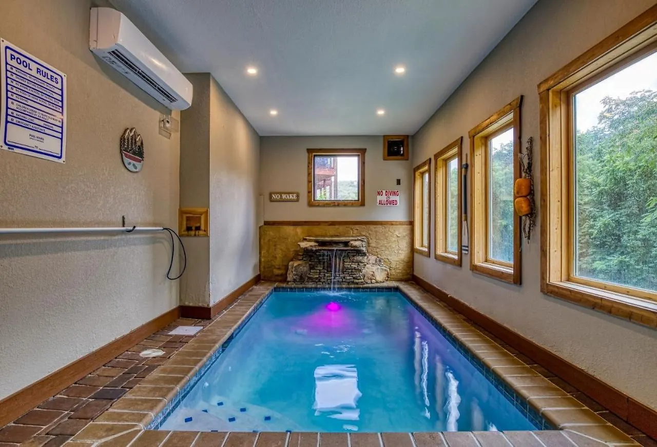 Ern841 - Sweet Feet Retreat - Location, Location, And Private Indoor Pool! Holiday home Pigeon Forge