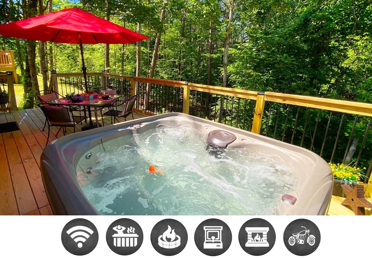 Cozy Bear Den Pigeon Forge