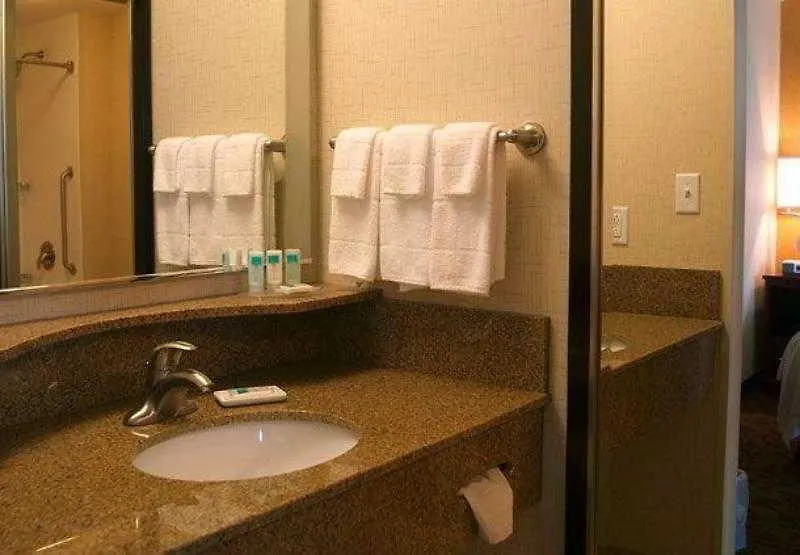 Springhill Hotel 3*