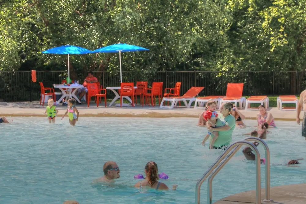 Szálloda Country Cascades Waterpark