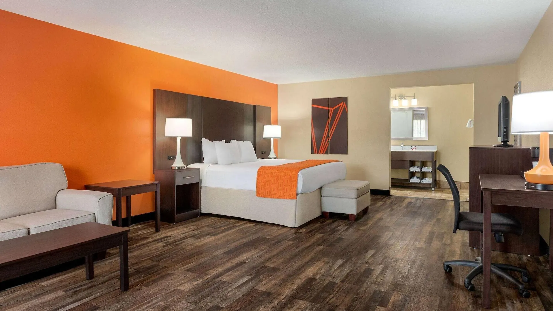 Hotel Howard Johnson By Wyndham 3*