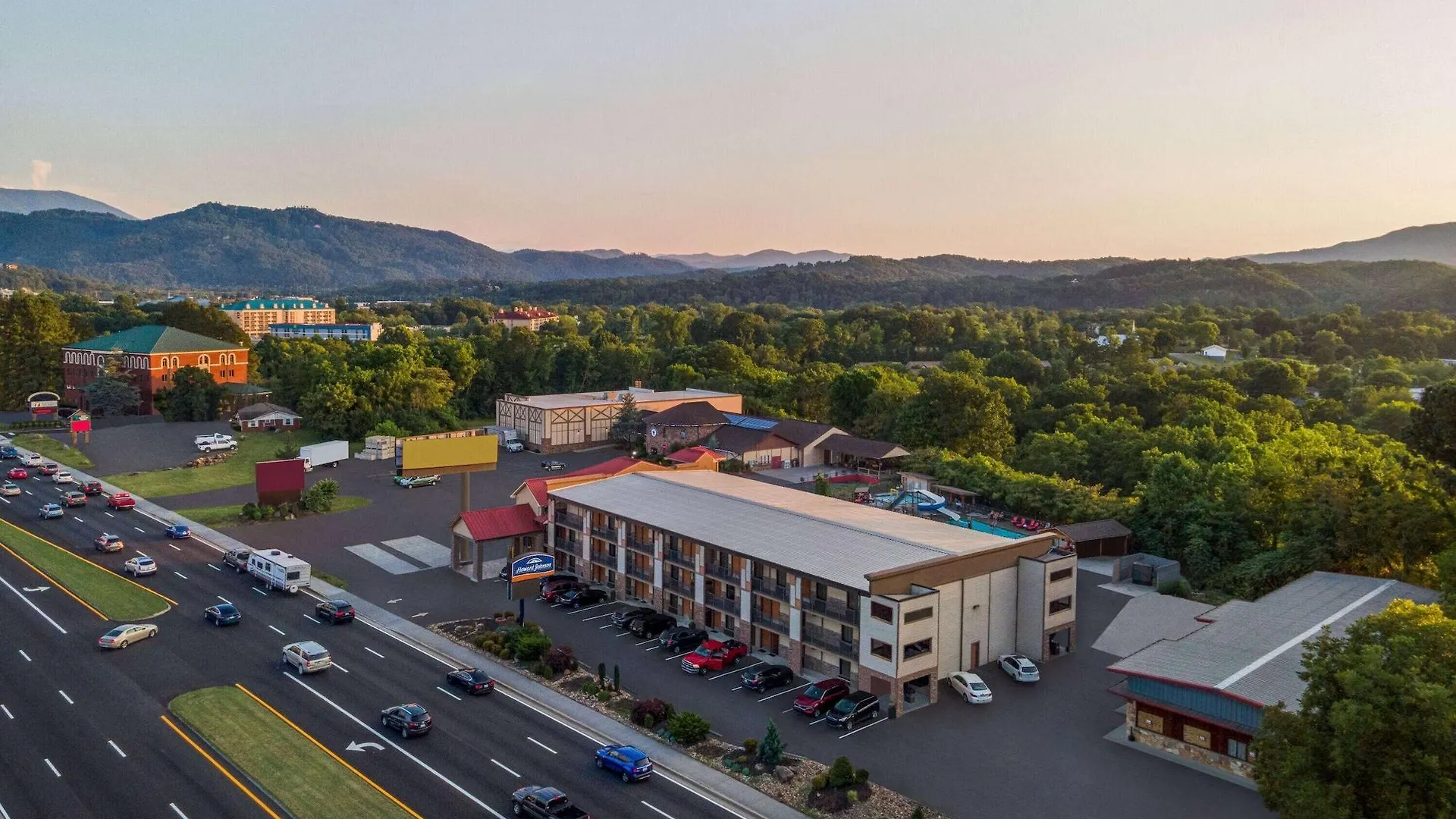 Howard Johnson By Wyndham