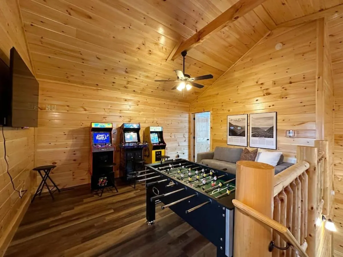Wildwood Retreat Indoor Pool Hot Tub Game Area