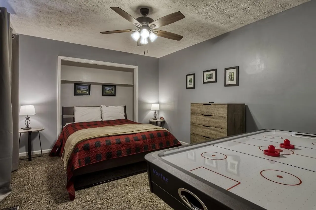Chalet Apple Valley Hideaway, 1089 Of Free Attraction Tickets For Each Paid Day, Dollywood And More!