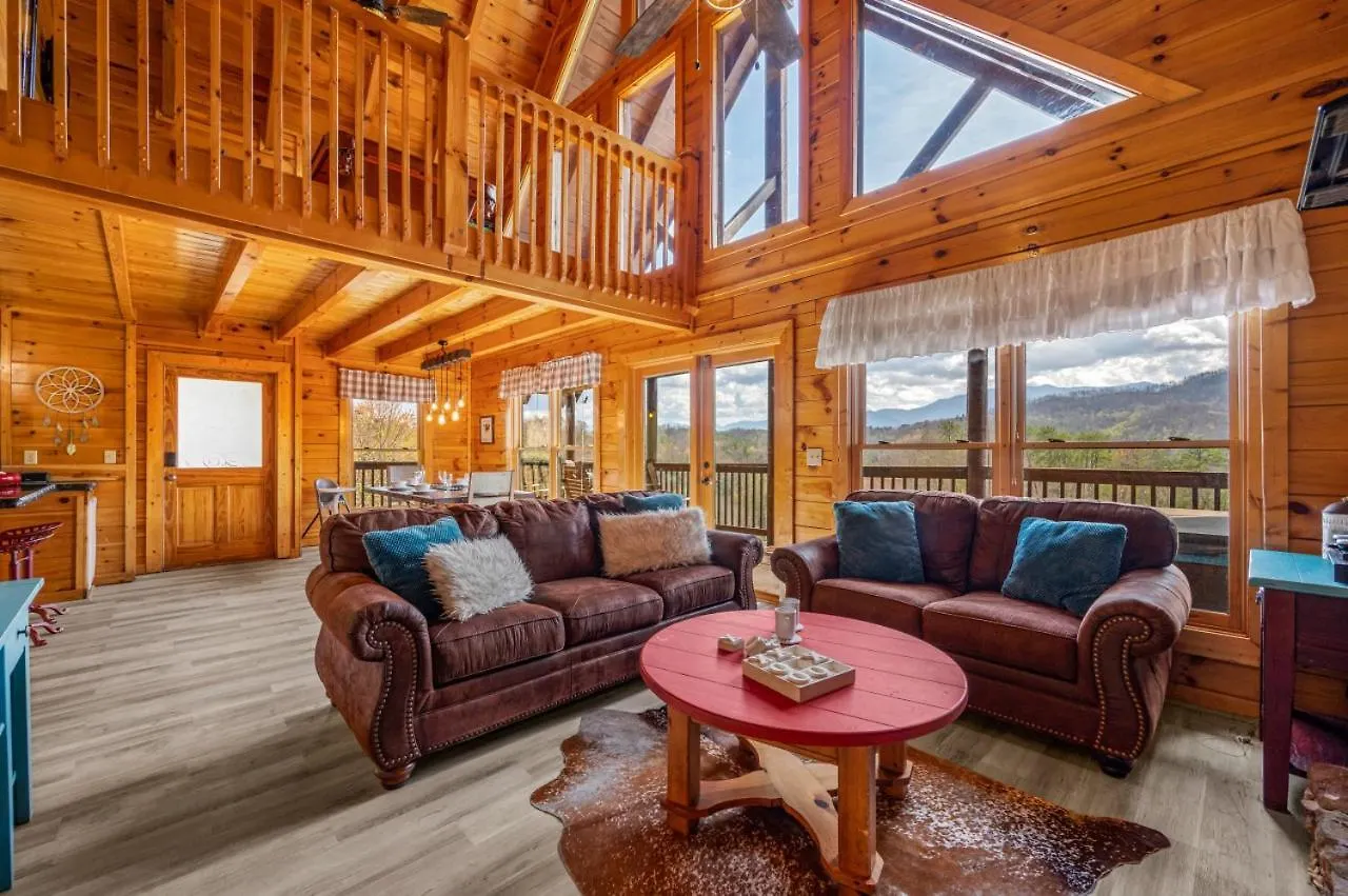 Holiday home Million Dollar View - Games Table & Movie Theater! Pigeon Forge