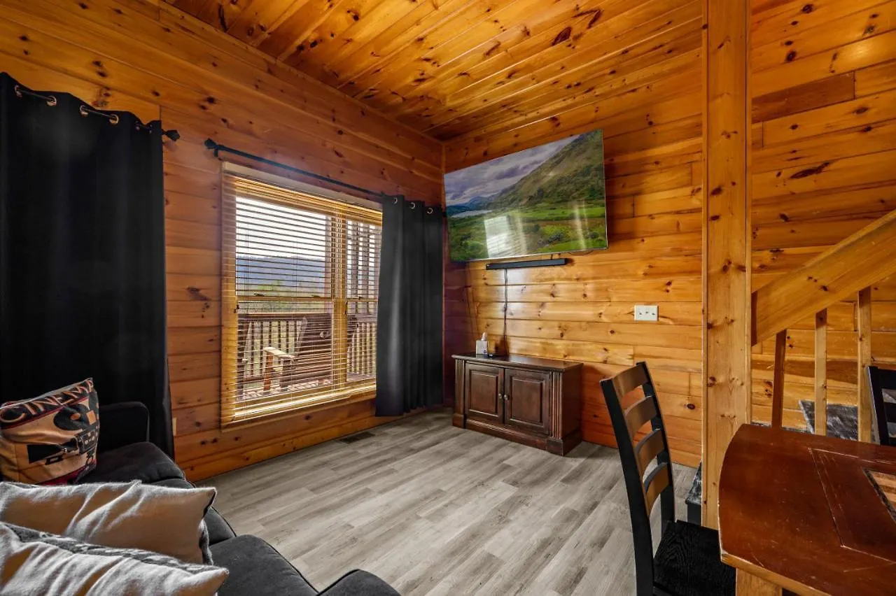 Million Dollar View - Games Table & Movie Theater! Holiday home *