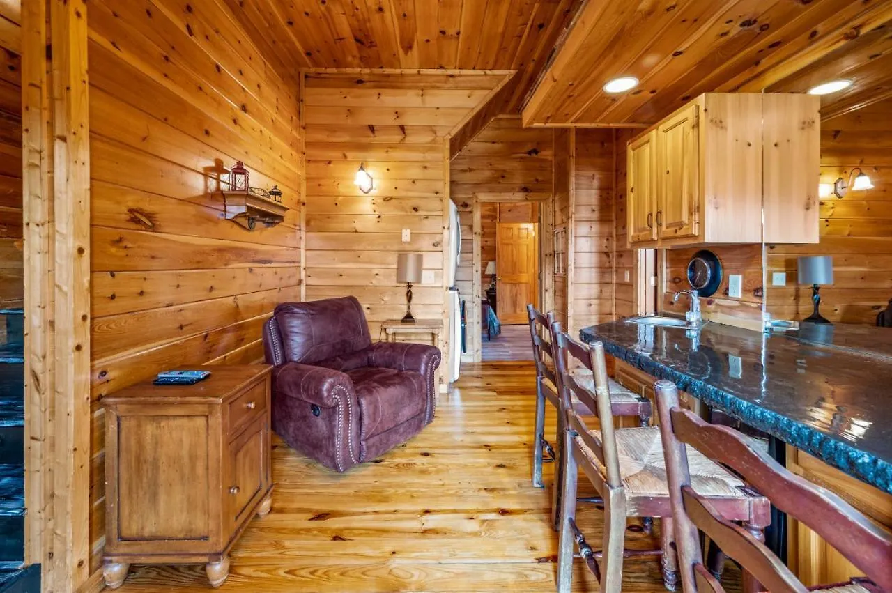 Million Dollar View - Games Table & Movie Theater! Holiday home