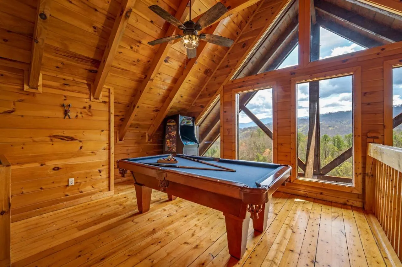 Million Dollar View - Games Table & Movie Theater! Holiday home *