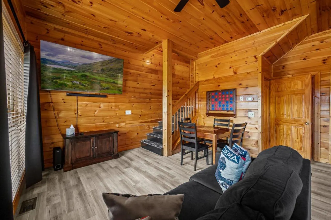Million Dollar View - Games Table & Movie Theater! * Pigeon Forge