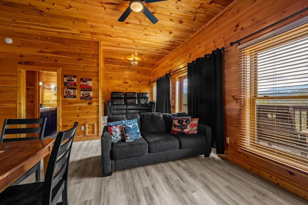 Million Dollar View - Games Table & Movie Theater! Holiday home