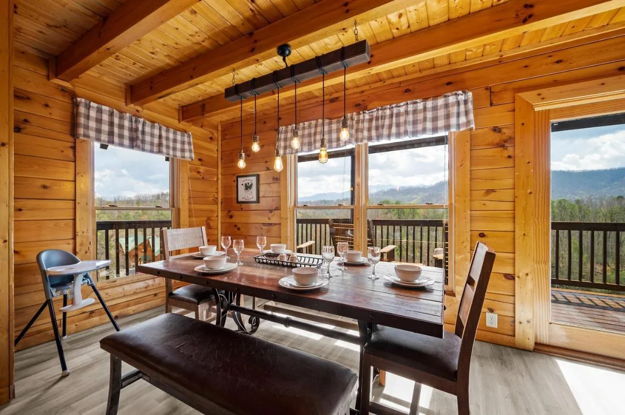 Million Dollar View - Games Table & Movie Theater! * Pigeon Forge