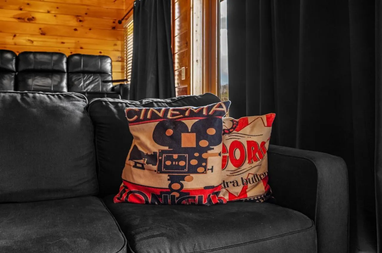 Million Dollar View - Games Table & Movie Theater! Holiday home