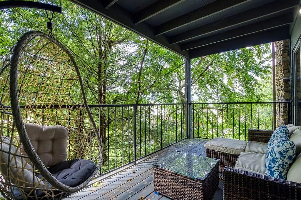 A Stones Throw, You Get 1089 Free Attraction Tickets Per Paid Day, Dollywood And Much More! Holiday home *