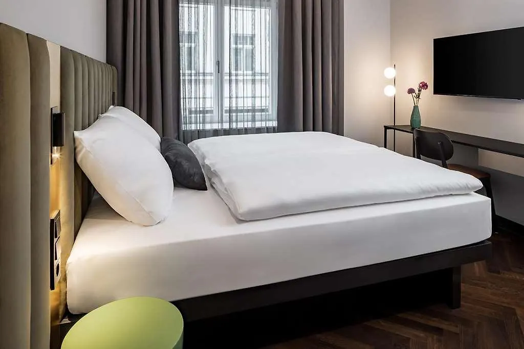 Otel Season
