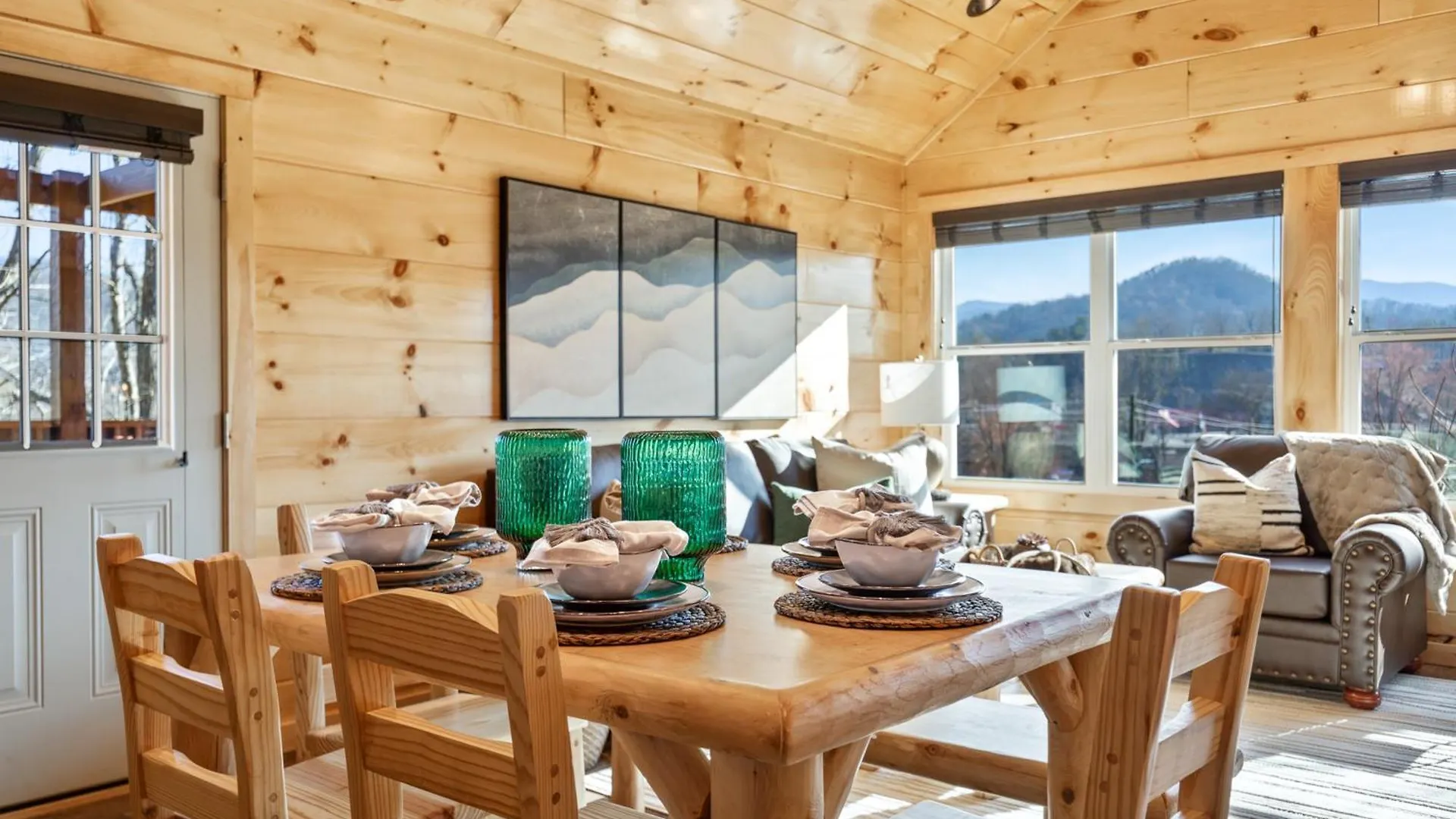 Parkway Paradise W/ Private Hot Tub Apartment