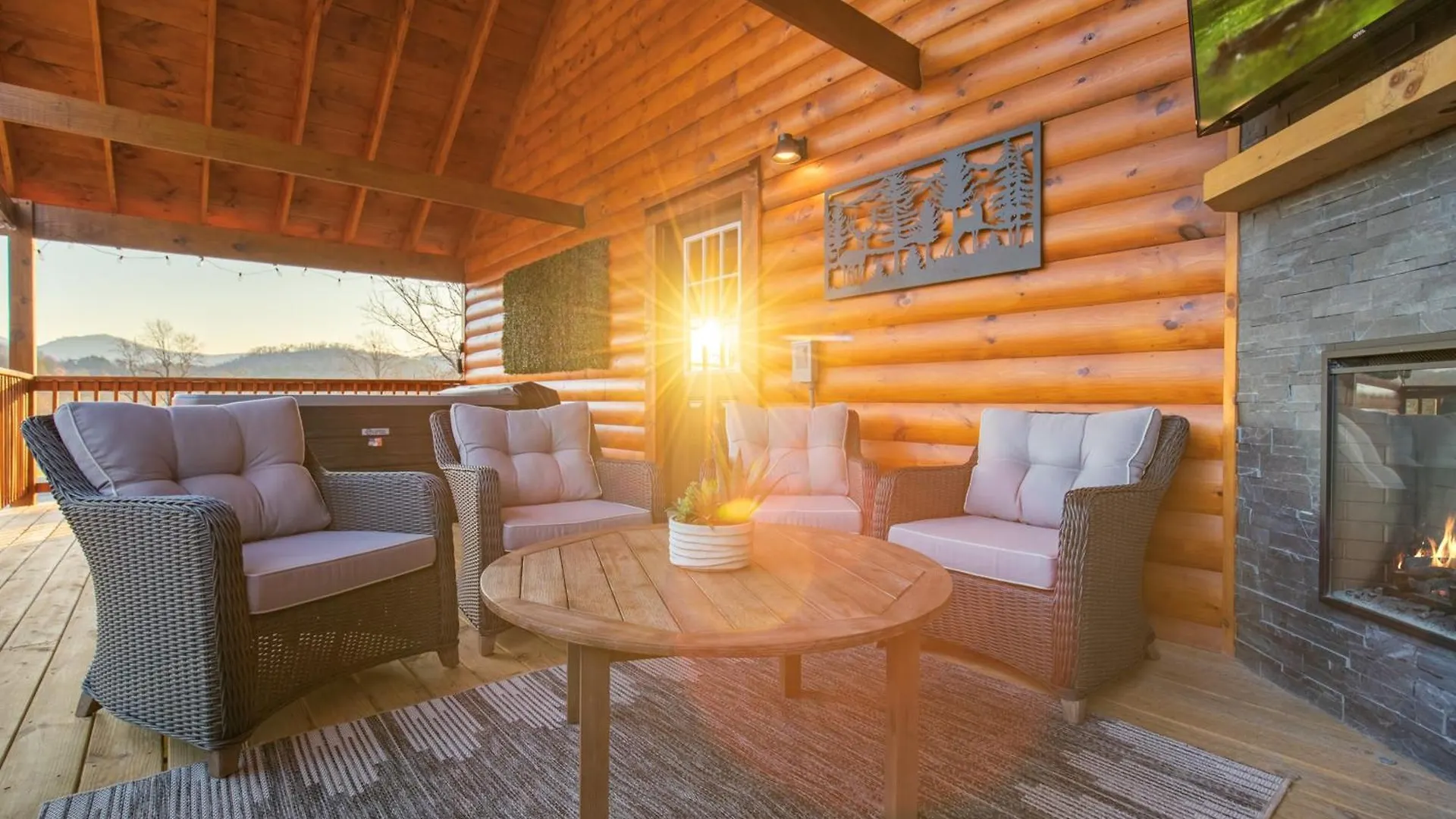 Apartment Parkway Paradise W/ Private Hot Tub *
