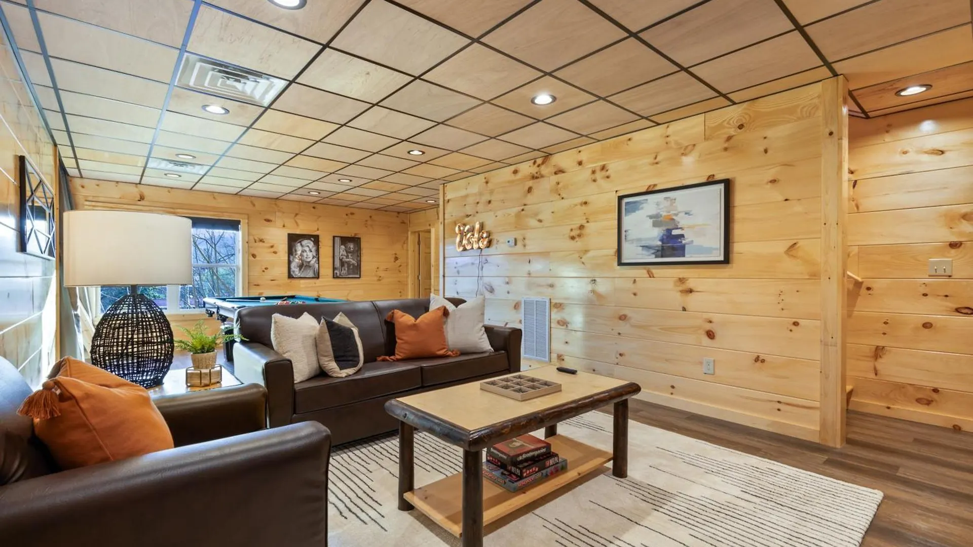 Parkway Paradise W/ Private Hot Tub Apartment *