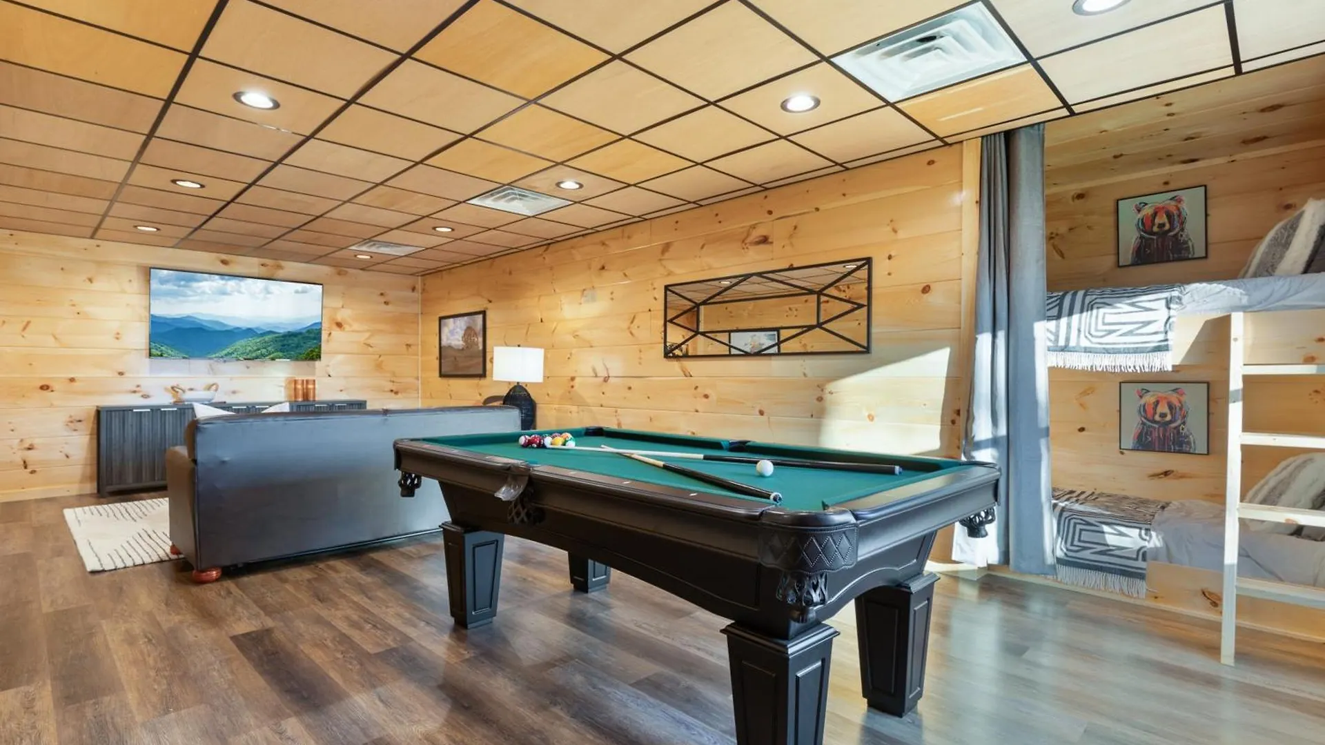 Parkway Paradise W/ Private Hot Tub * Pigeon Forge