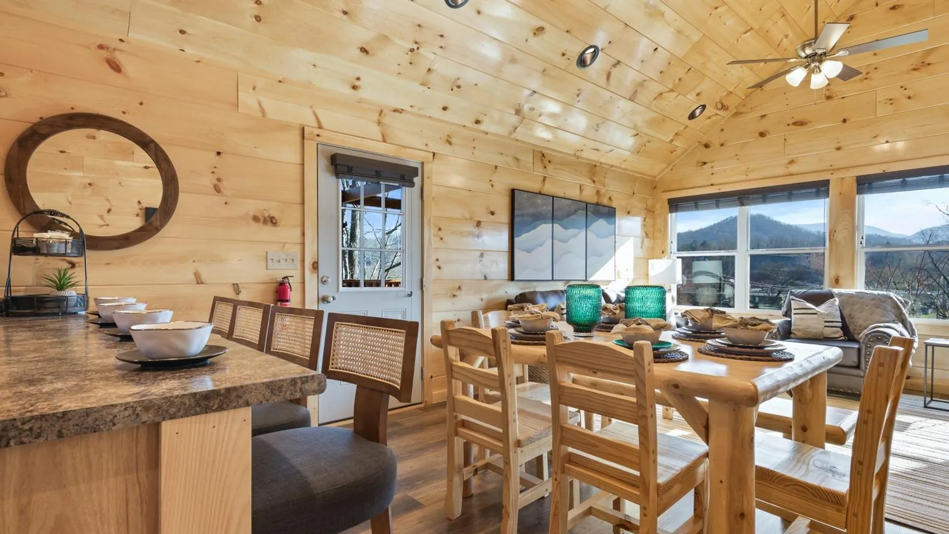 Parkway Paradise W/ Private Hot Tub Pigeon Forge