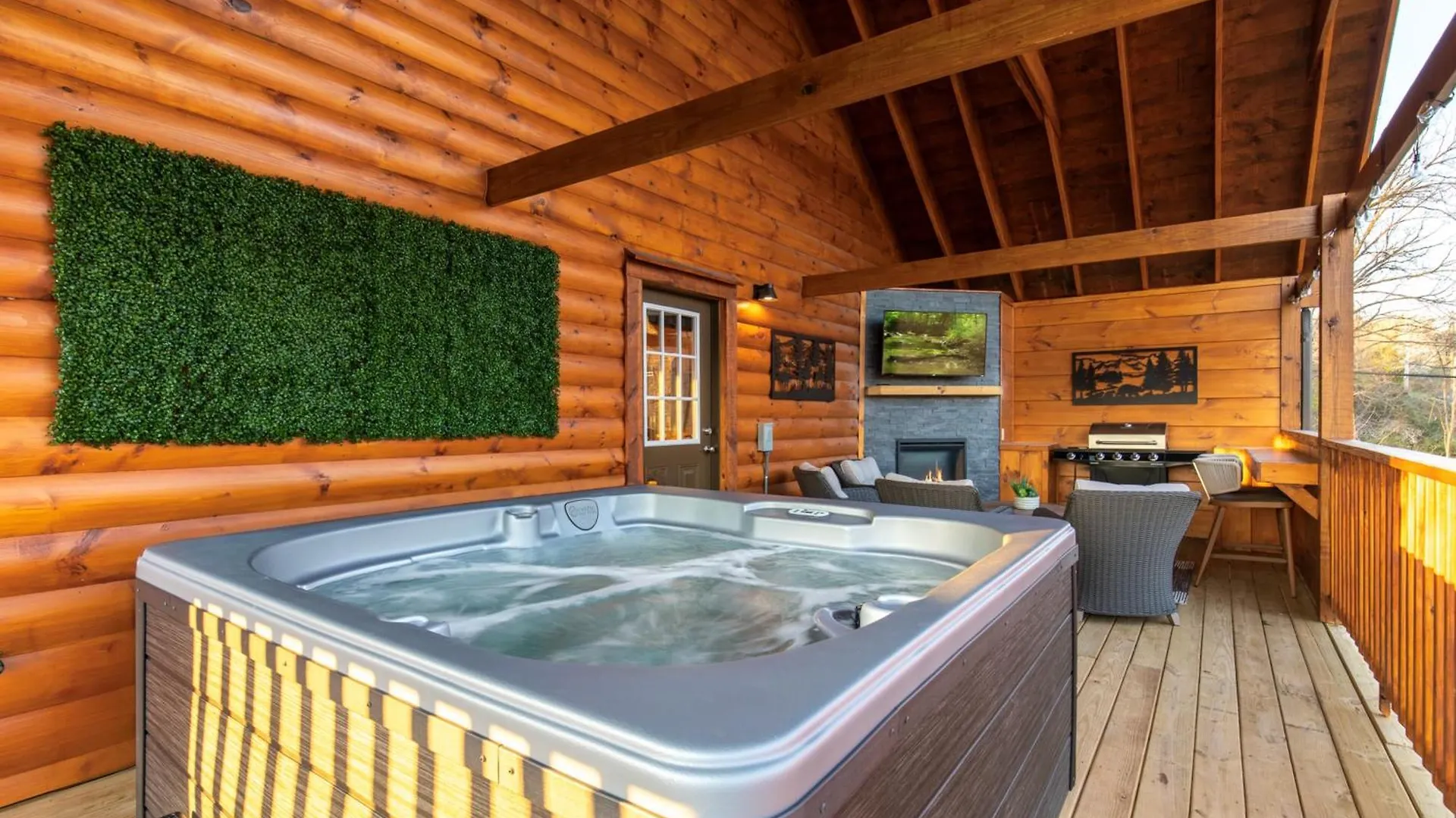 Apartment Parkway Paradise W/ Private Hot Tub Pigeon Forge
