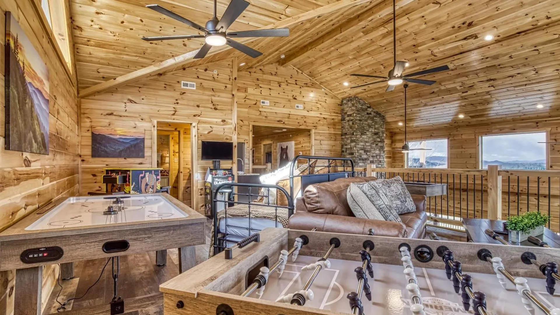 The Taj Ma Ya'll Splash, Indoor Pool, Theater Room, Game Room, 1089 Free Tickets Each Paid Day * Pigeon Forge