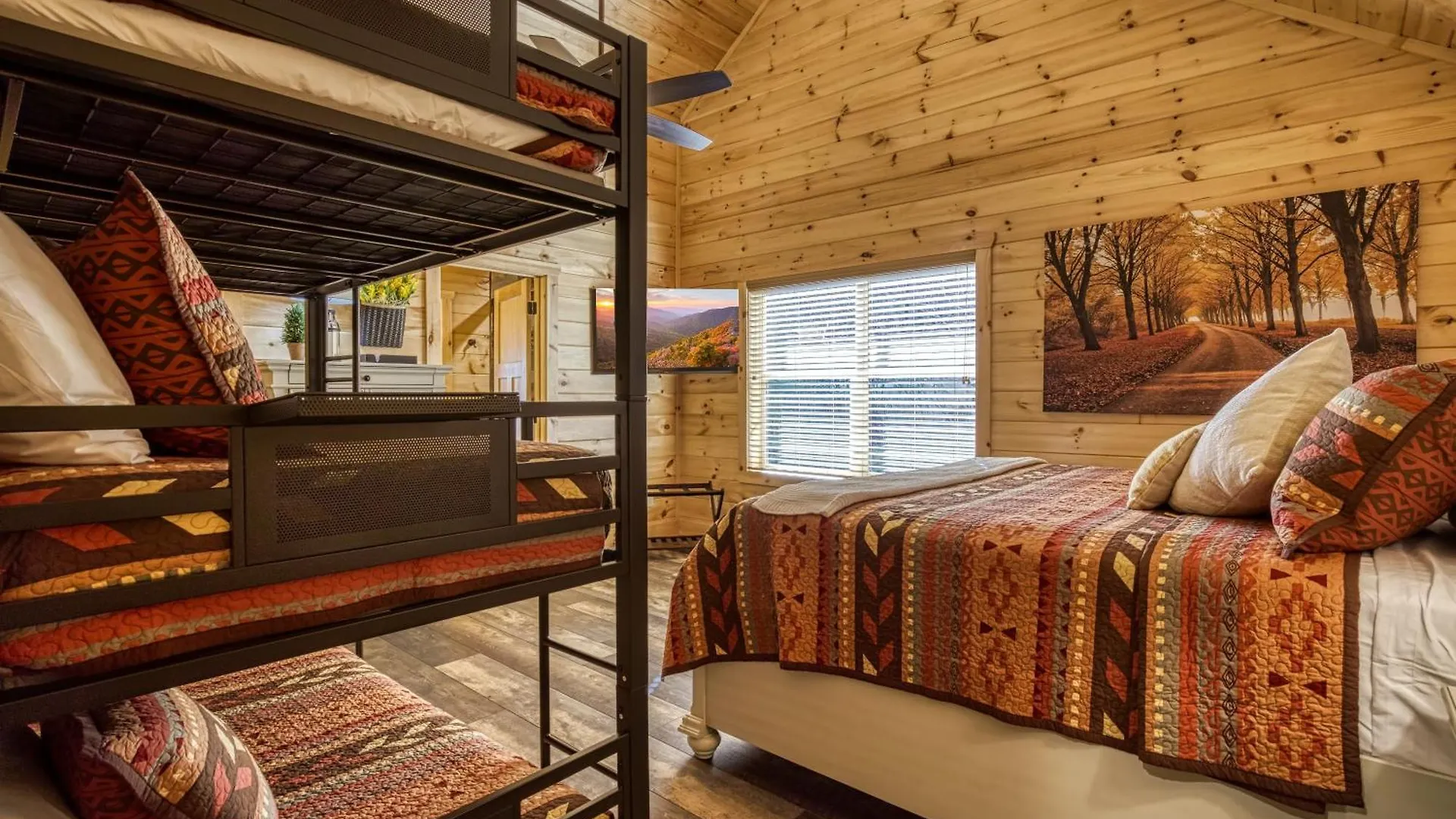 The Taj Ma Ya'll Splash, Indoor Pool, Theater Room, Game Room, 1089 Free Tickets Each Paid Day * Pigeon Forge