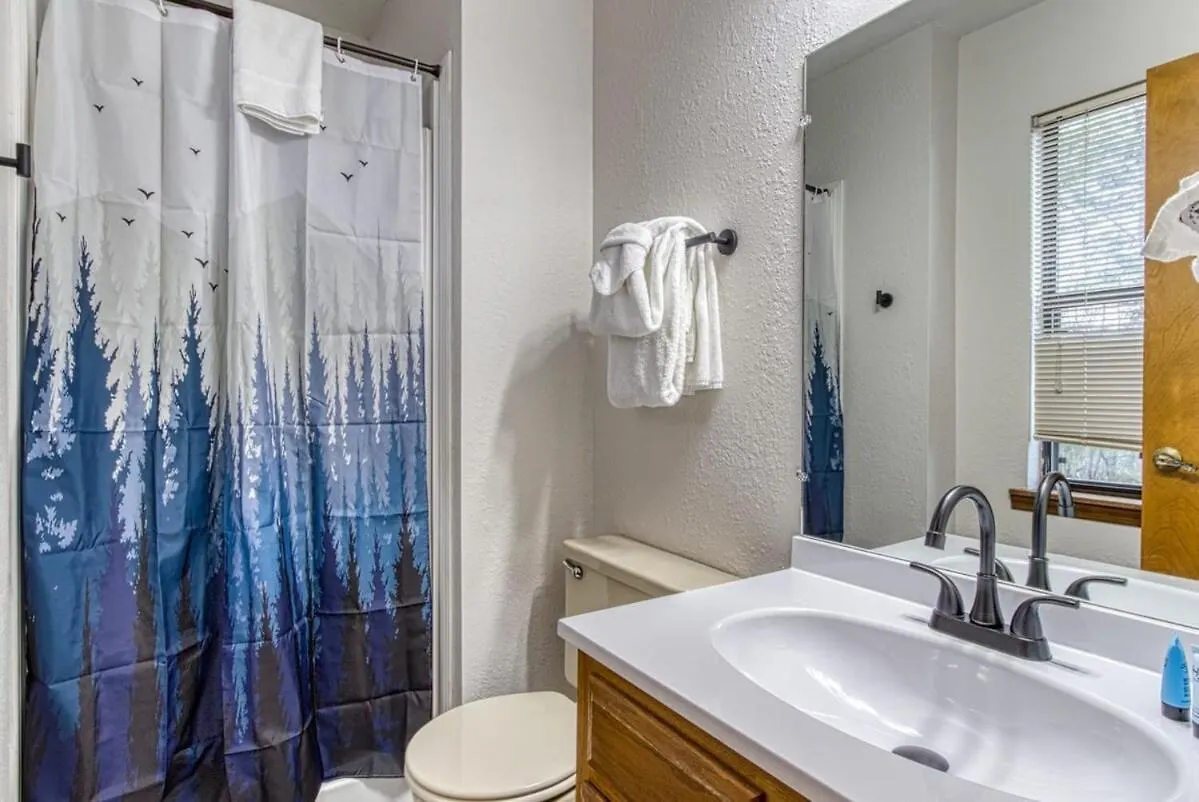 Pinecrest Townhomes-1king 2bunk Unit- Updated بيدجن فورج