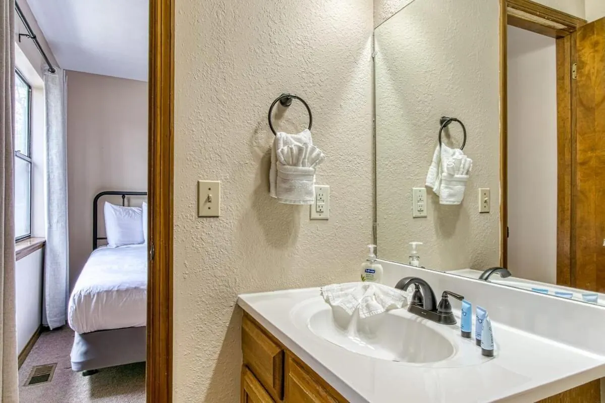 Pinecrest Townhomes-1king-2queen Unit-updated Casa de Férias