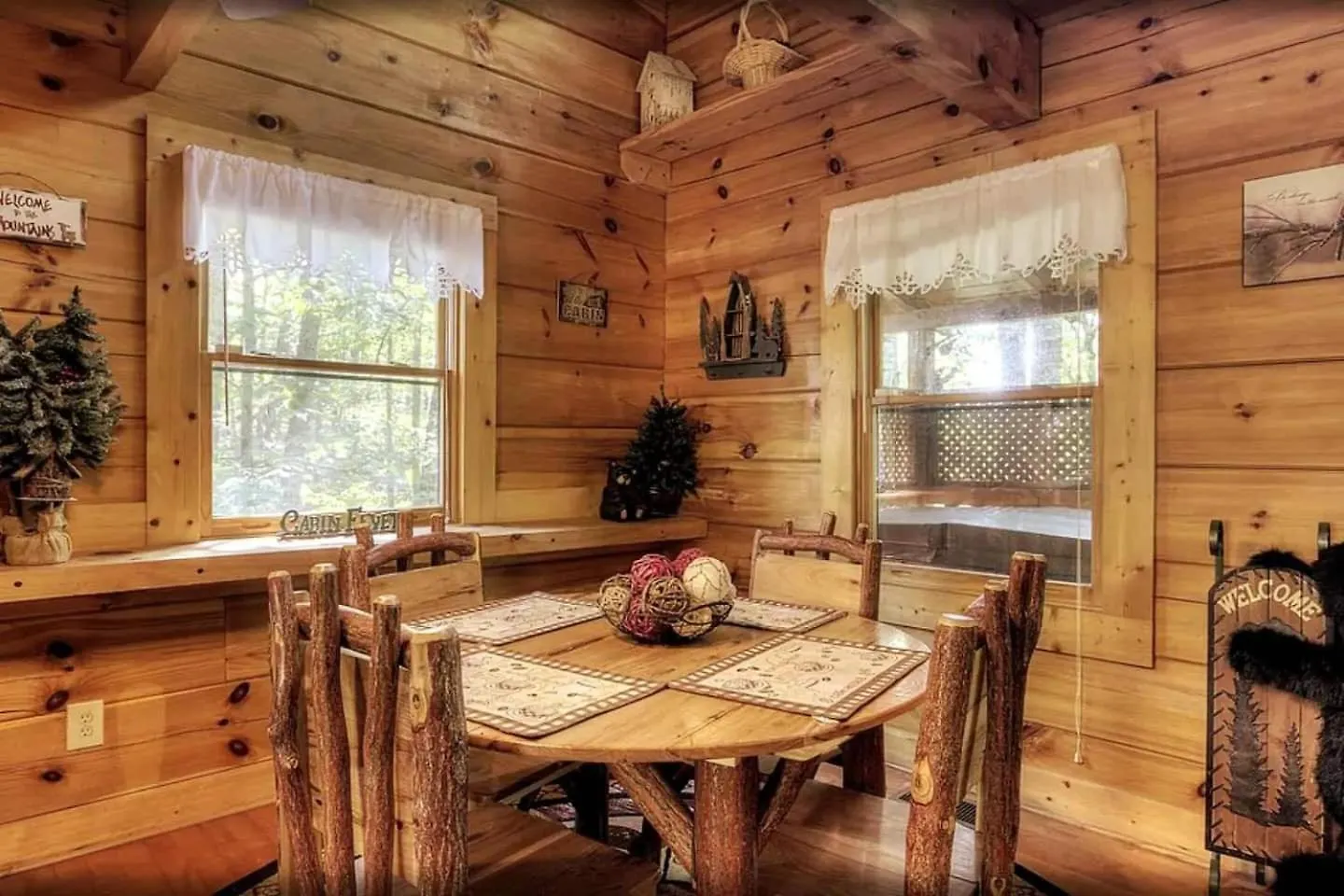 Tatil Evi Cozy Loft Firepit, Jacuzzi Near Pigeon Forge