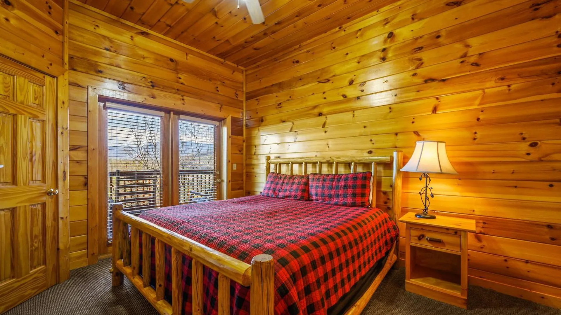 Raccoon Ridge Pigeon Forge