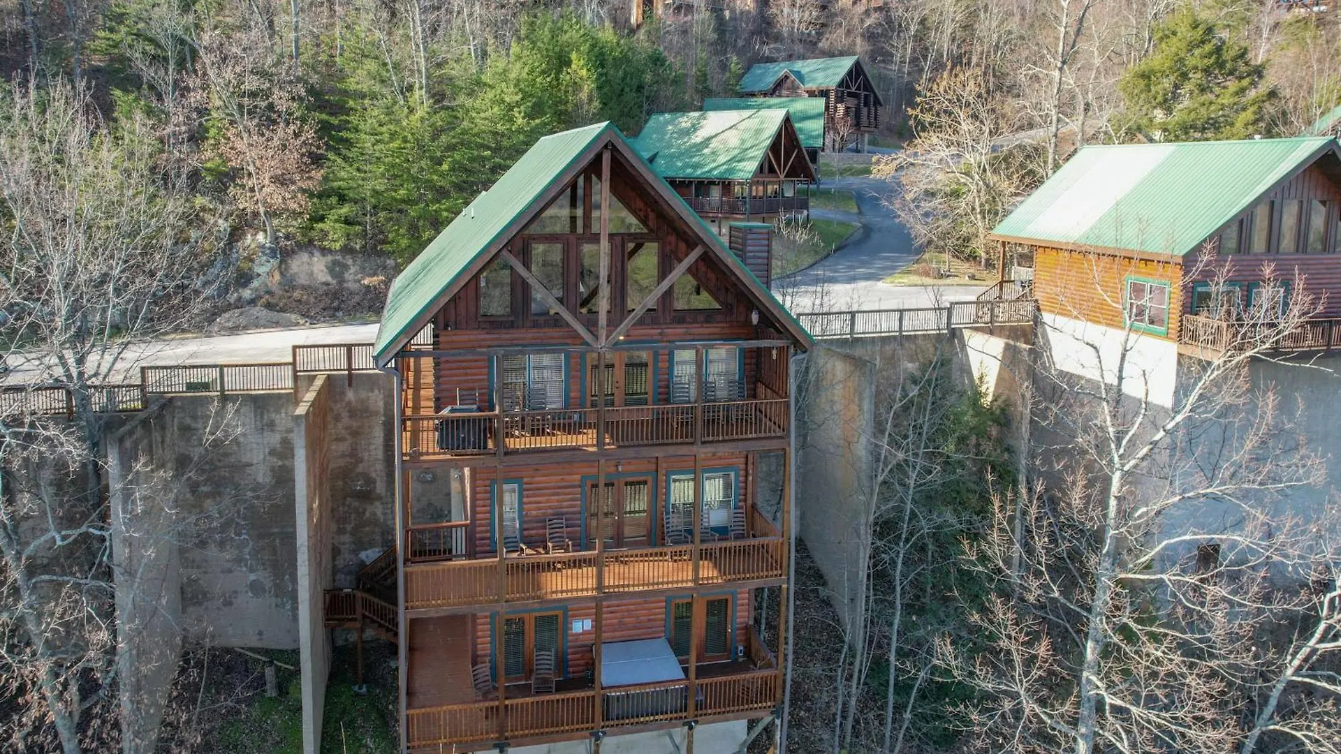 Raccoon Ridge * Pigeon Forge