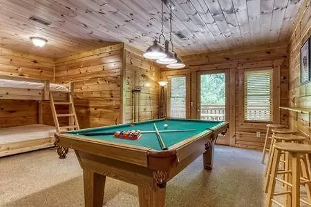 The Wildflower - Woodsy Mtn Retreat Near Everything *