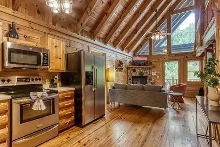 The Wildflower - Woodsy Mtn Retreat Near Everything Casa vacanze *