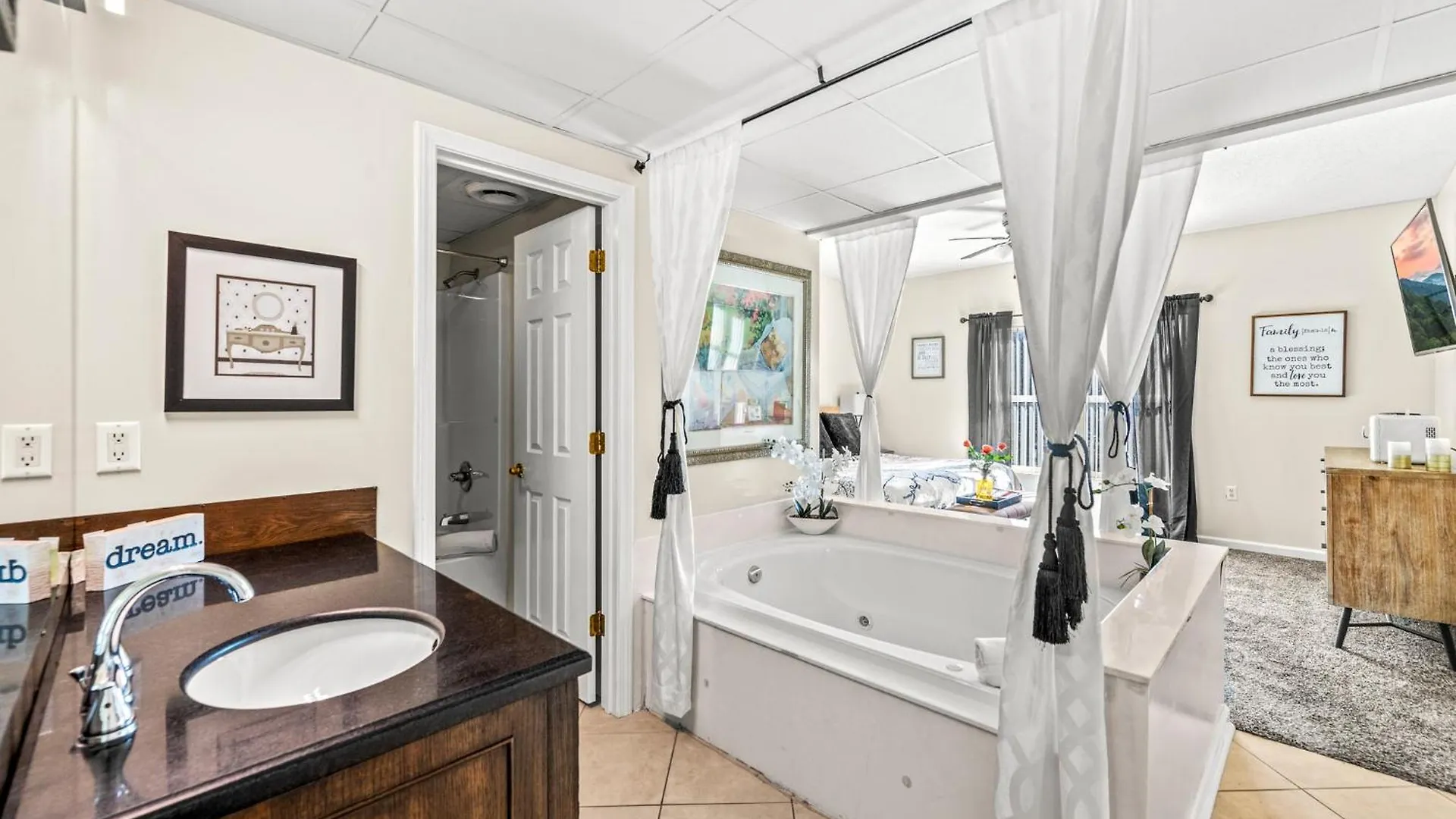 Peaceful In The Pines By Distinctive Getaways Holiday home