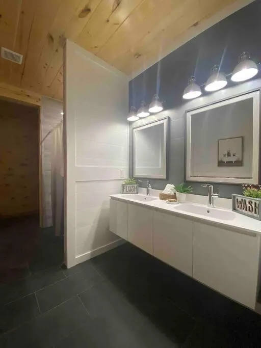 Дом отдыха The Grand Tennessean Cabin- Four Bedroom Luxury In The Mountains *