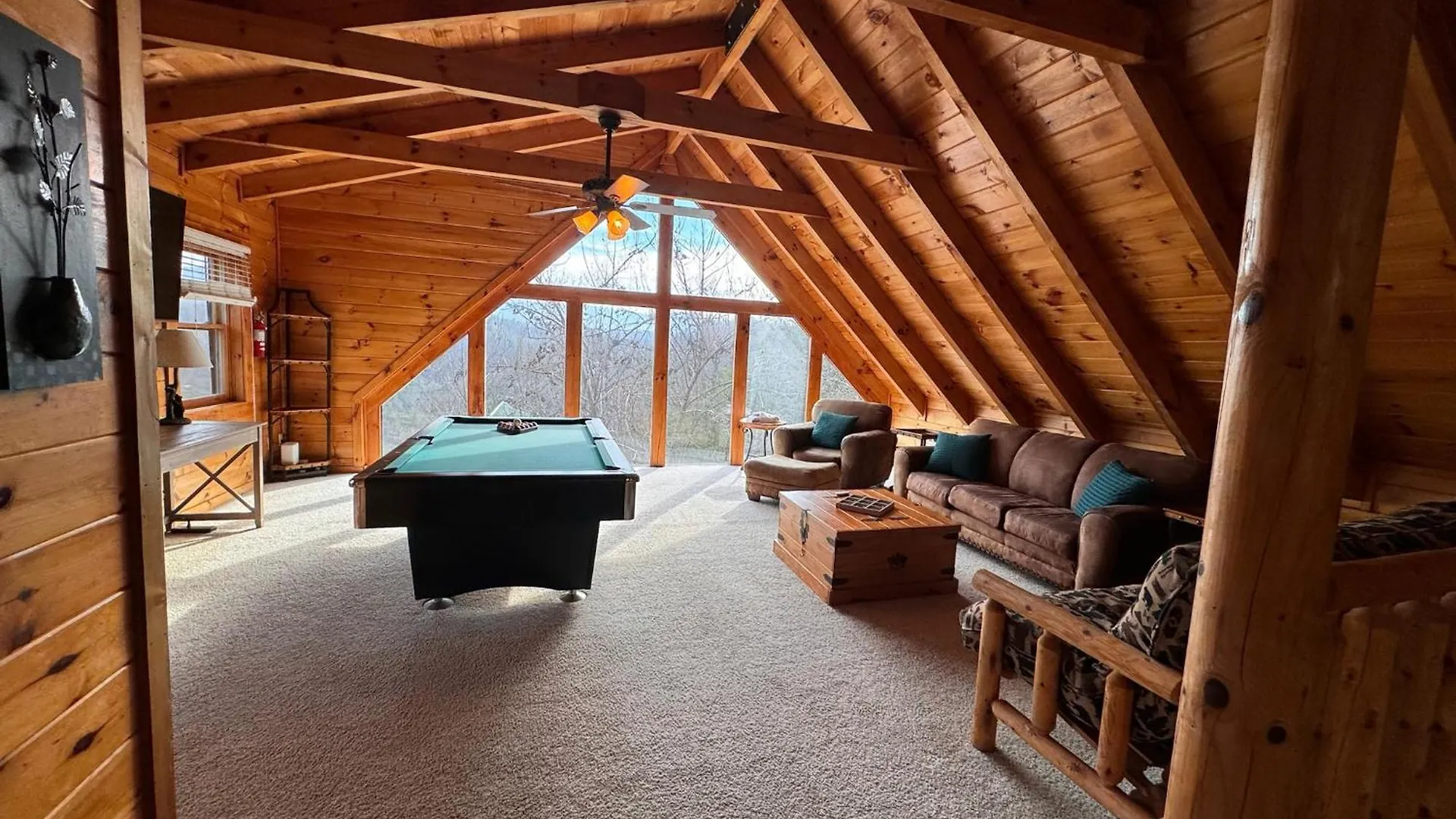 Smoky Paws - Exceptional Cabin, Stunning Mountain Views, Hot Tub, Tranquil, Gigabit Internet, Free L2 Ev Pigeon Forge
