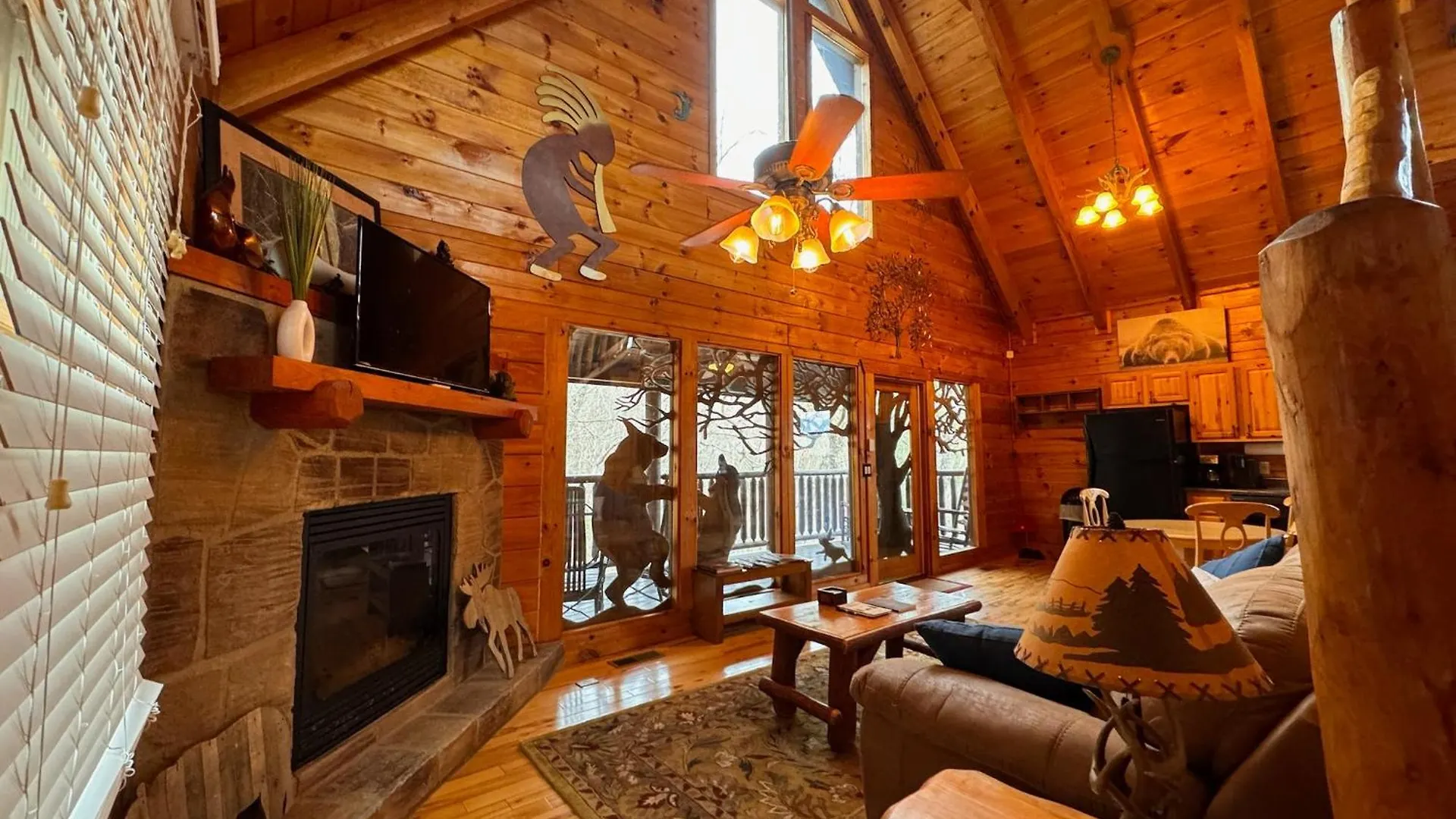 Chalet Smoky Paws - Exceptional Cabin, Stunning Mountain Views, Hot Tub, Tranquil, Gigabit Internet, Free L2 Ev Pigeon Forge