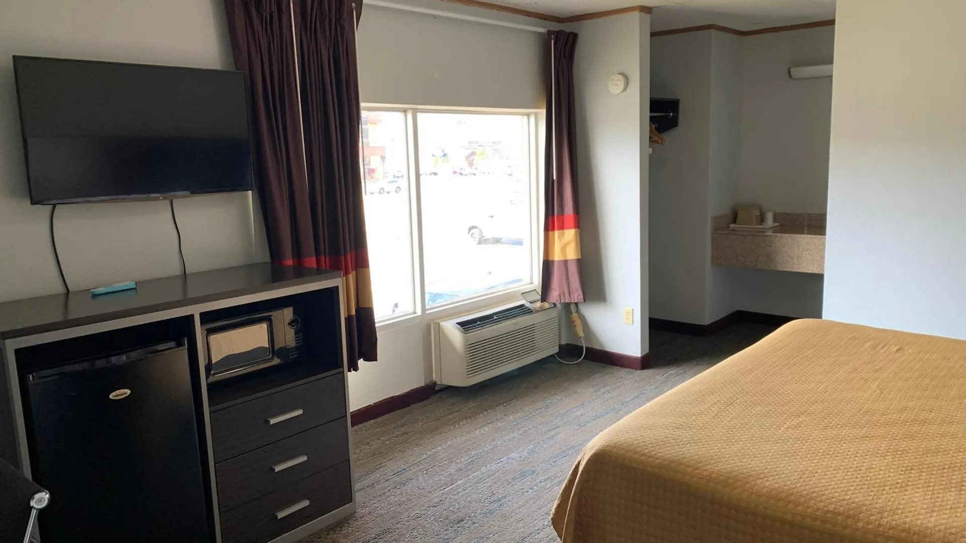 Hotel Parkway 2*