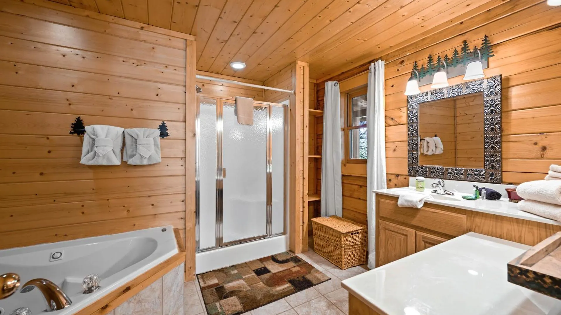 Valley Dream:3 Bdrm 3bath, Specials, Free Tickets, One Level *