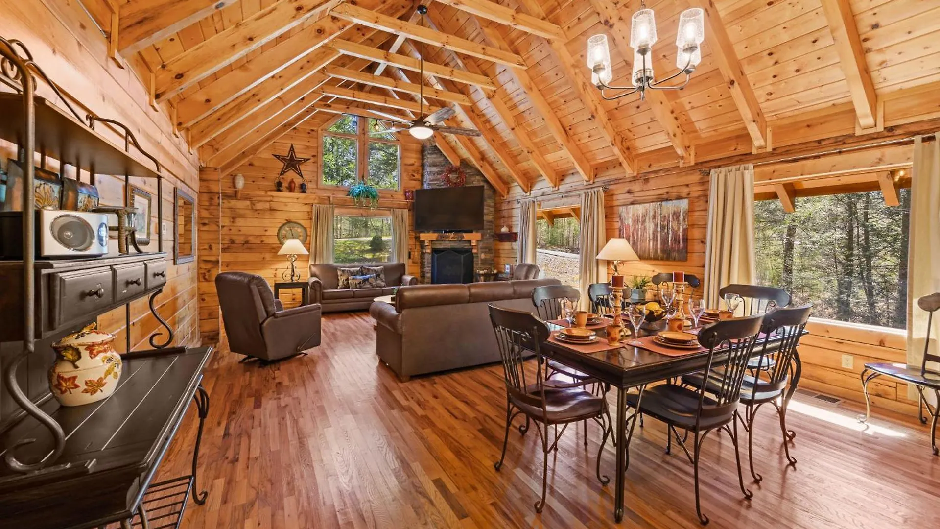 Valley Dream:3 Bdrm 3bath, Specials, Free Tickets, One Level