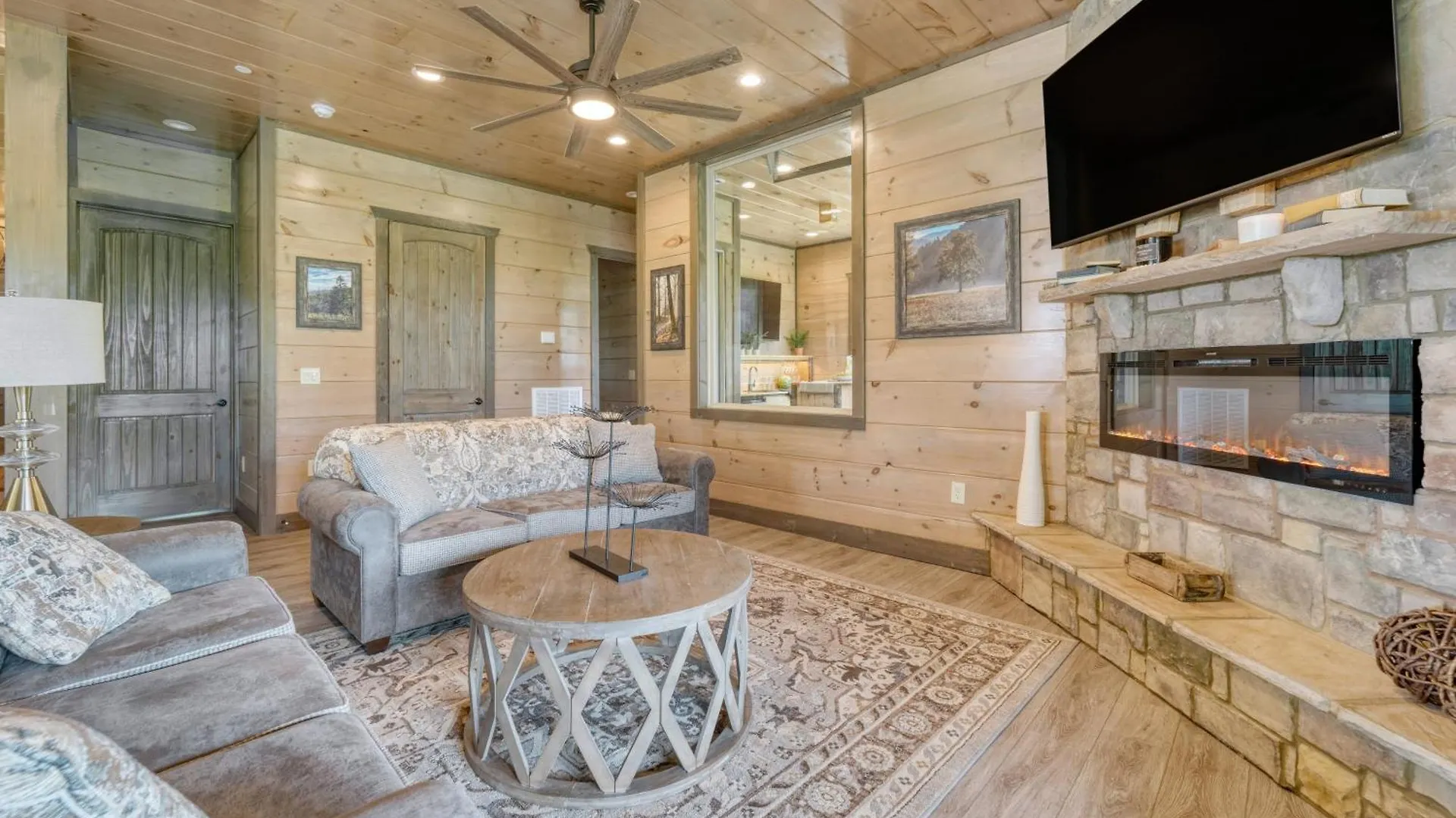 Wanderer By Avantstay Sleeps 26 A Custom Smokies 鸽子谷