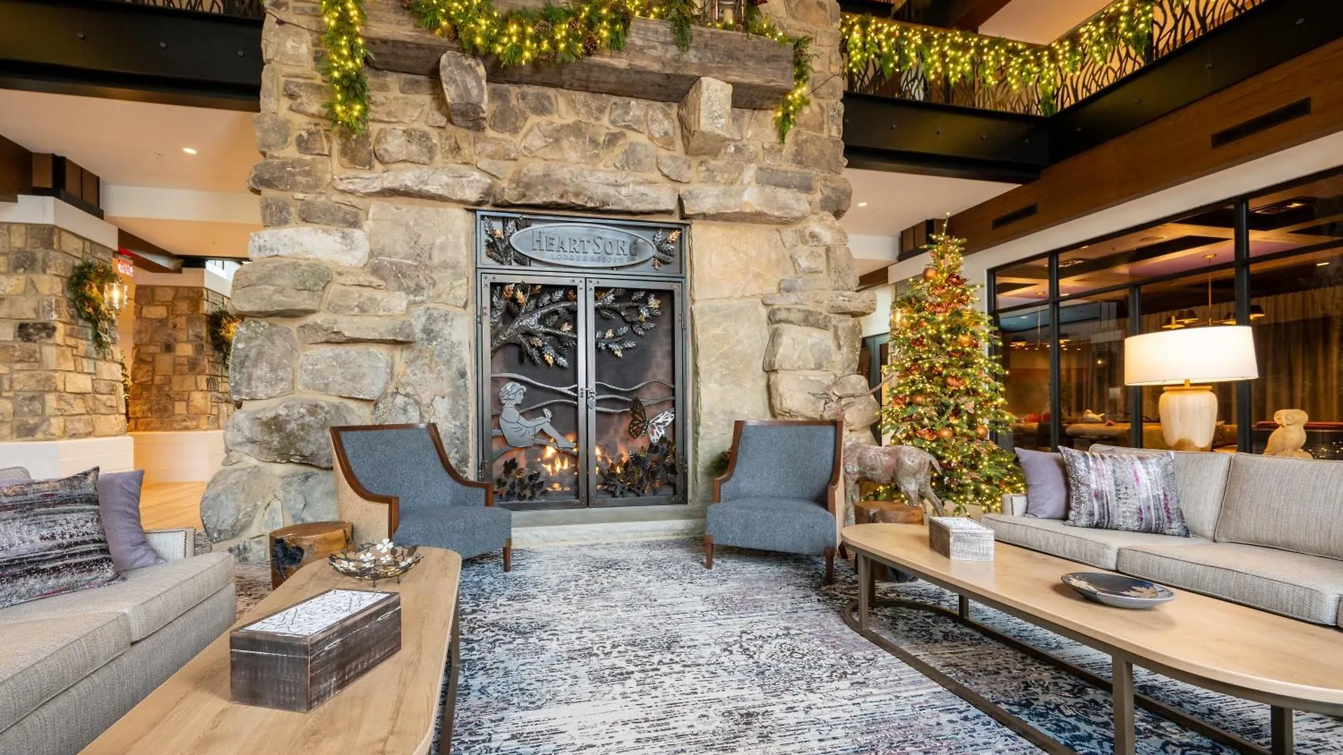 Hotel Dollywood's Heartsong &