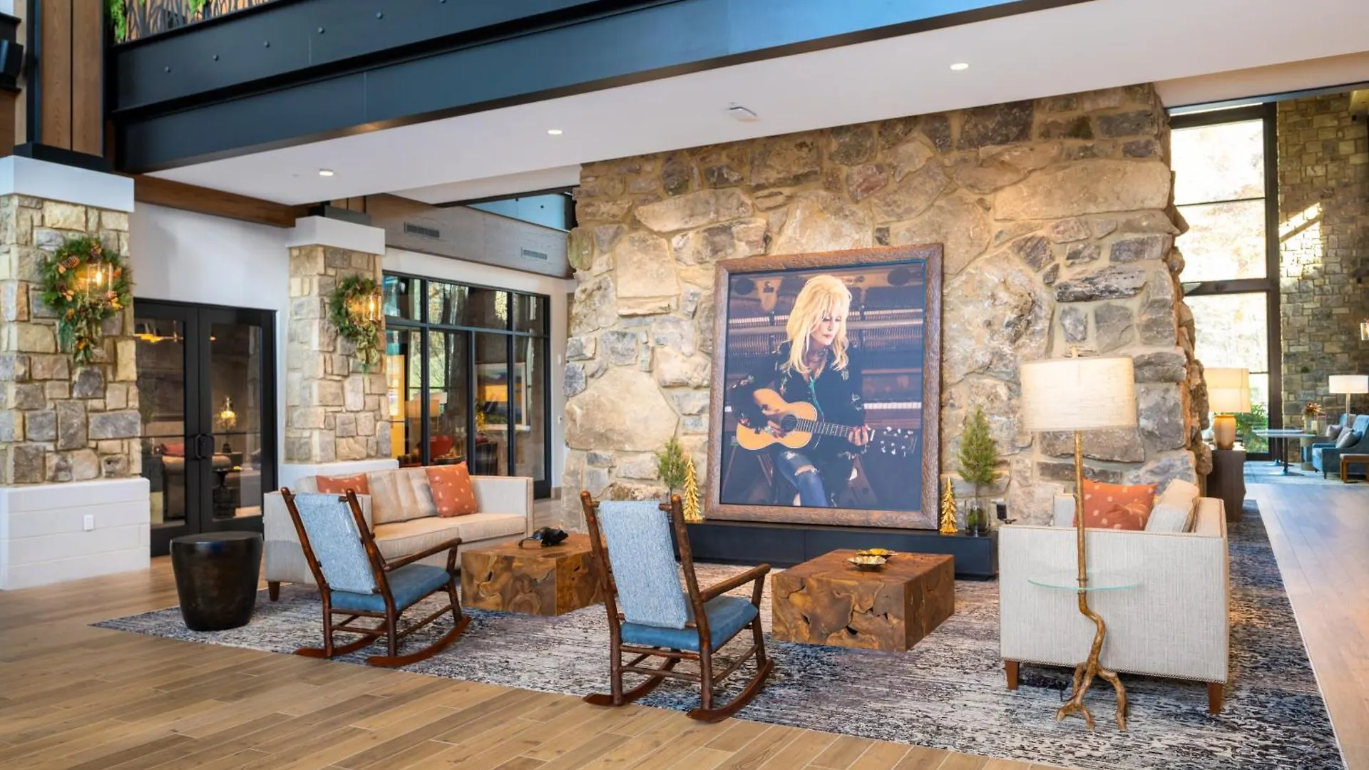 Dollywood's Heartsong & Hotel