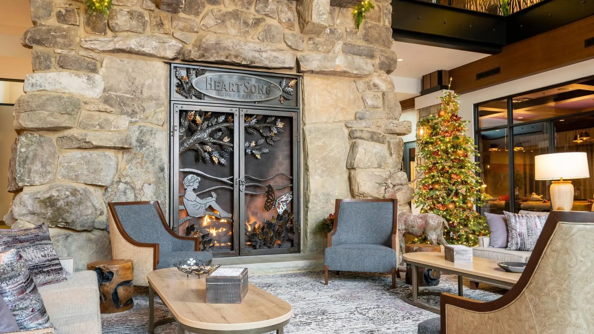 Hotel Dollywood's Heartsong & 4*