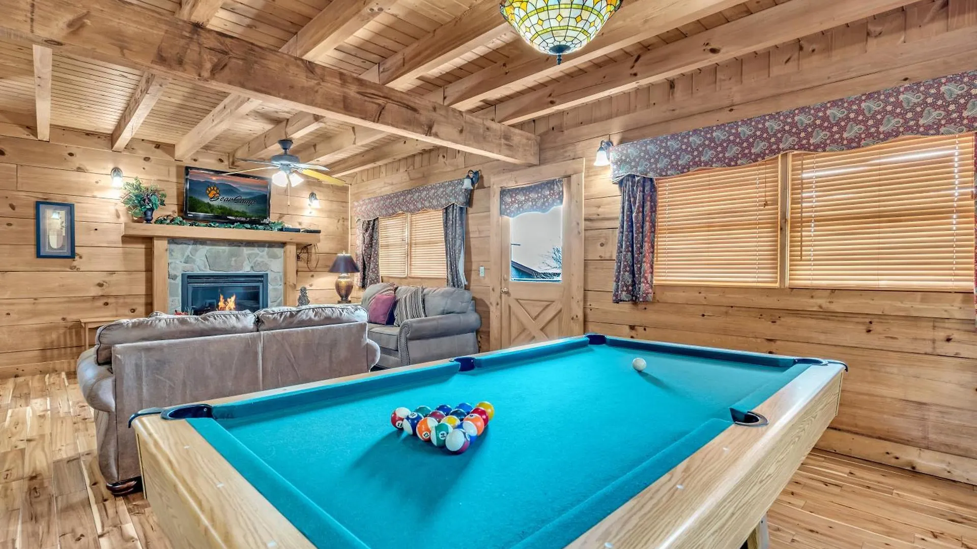 Reflections, Hot Tub, Pool, Wifi, 1089 Free Tickets Each Paid Day, Dollywood And *
