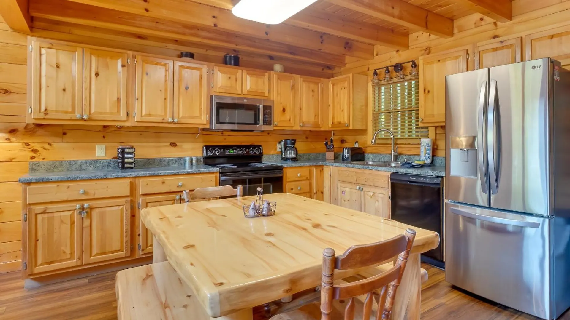 Cabin With Hot Tub 5 Mi To Dollywood *