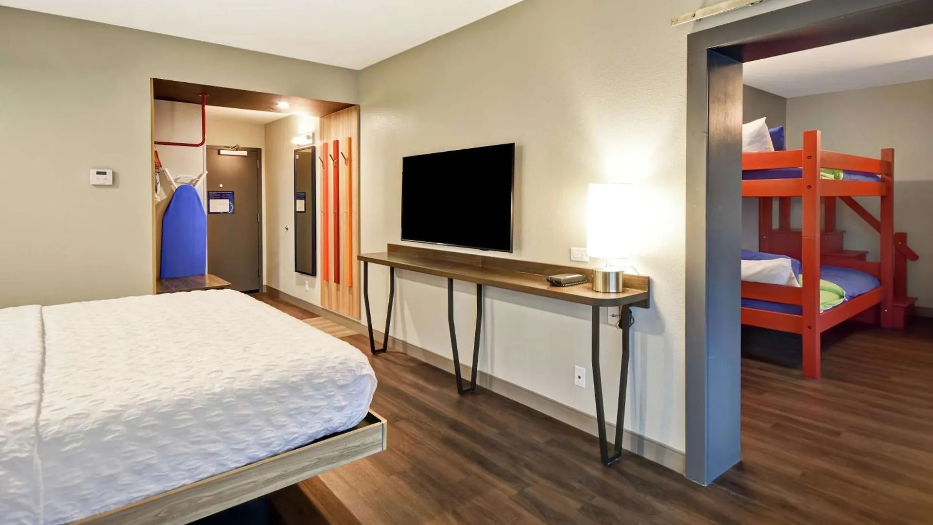 Tru By Hilton Hotel 3*