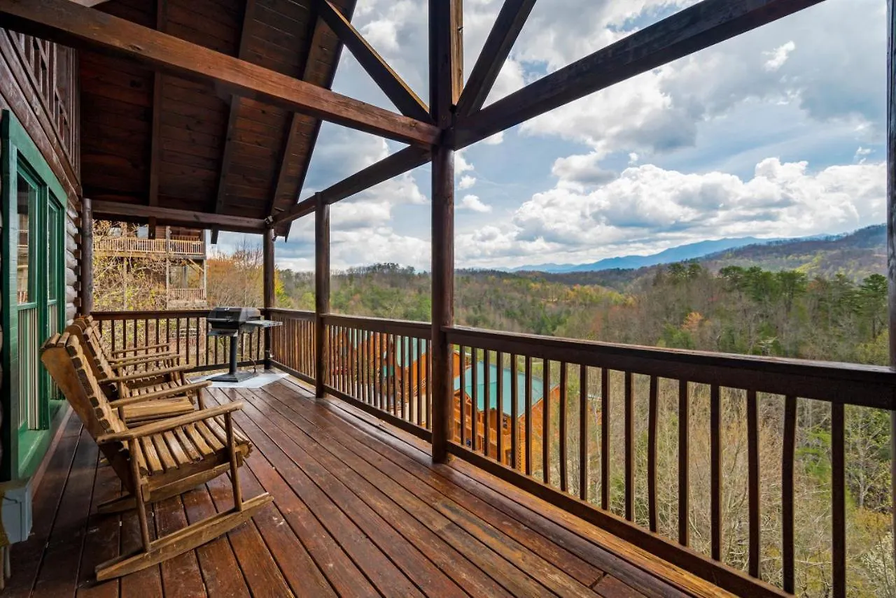 Million Dollar View - Games Table & Movie Theater! Holiday home *