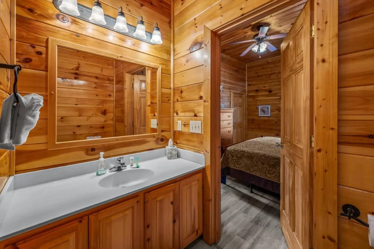 Holiday home Million Dollar View - Games Table & Movie Theater! Pigeon Forge