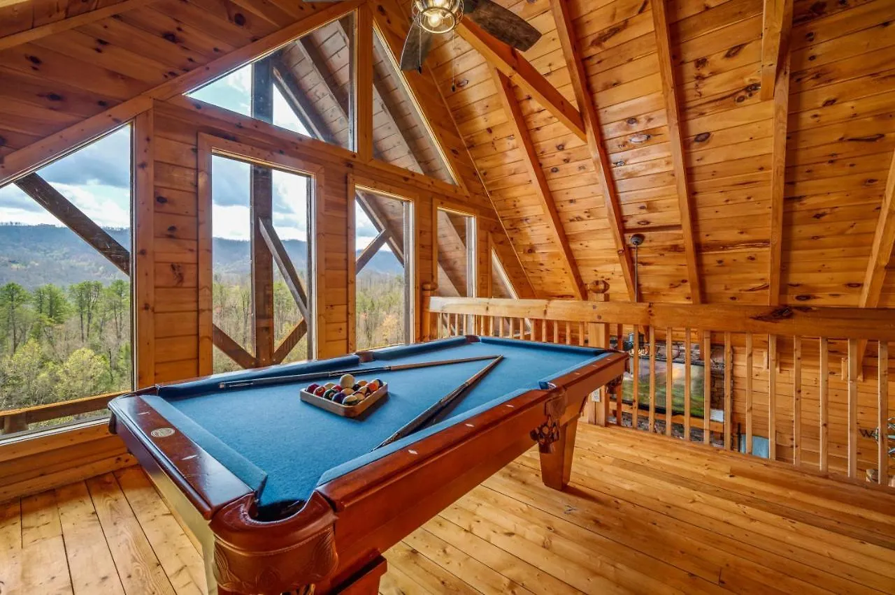 Million Dollar View - Games Table & Movie Theater! Holiday home Pigeon Forge